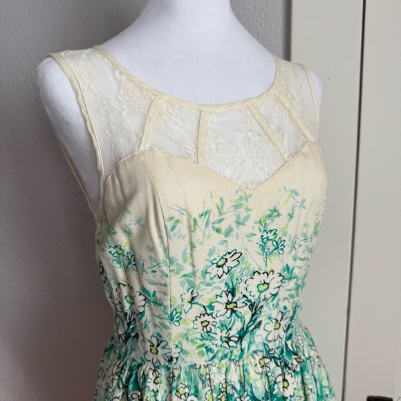 LC Lauren Conrad Cream Green Halter A-line Mini Dress - Picture 4 of 12